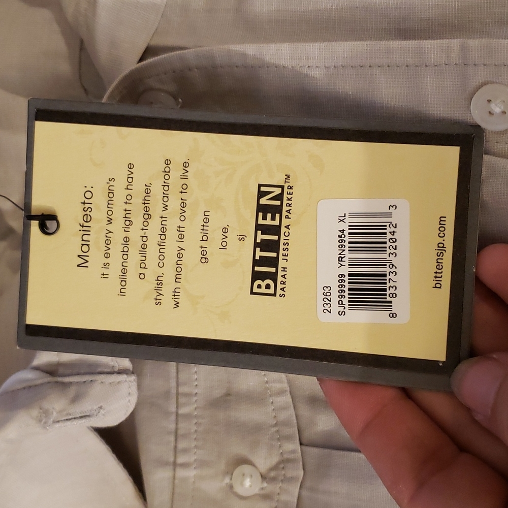 Button down blouse - Picture 2 of 3